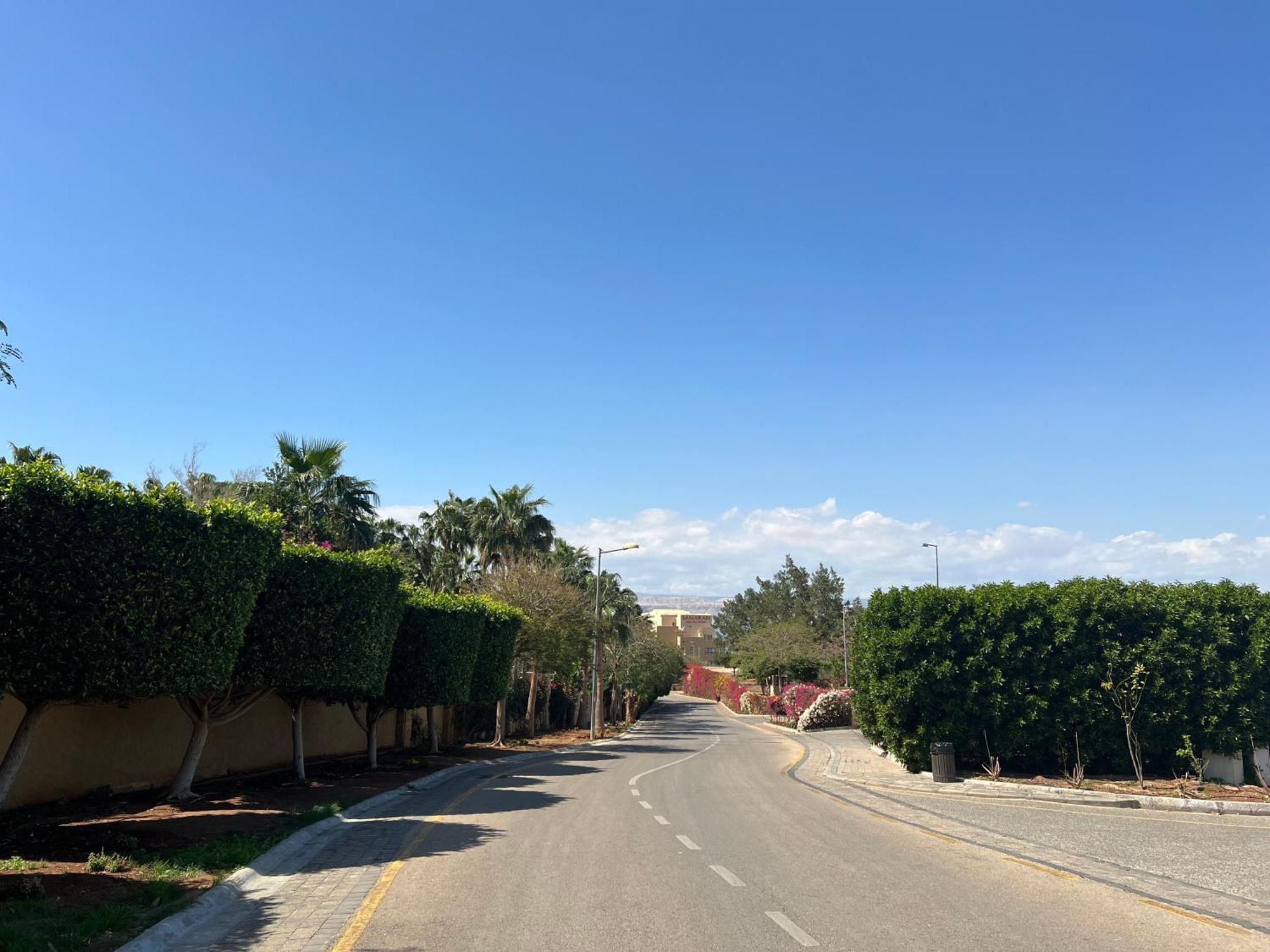 Spacious Apartments With Sea View At Samarah Resort Sweimeh Exterior foto